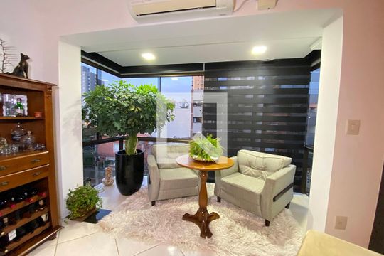 Sala de Estar de apartamento à venda com 3 quartos, 110m² em Morro do Espelho, São Leopoldo