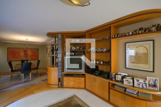 Sala de apartamento à venda com 3 quartos, 270m² em Aclimação, São Paulo