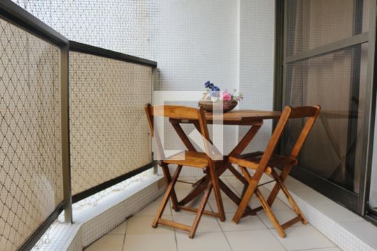 Sacada de apartamento para alugar com 4 quartos, 226m² em Pitangueiras, Guarujá