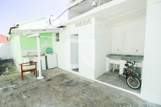 area comum de casa para alugar com 1 quarto, 40m² em Parque Peruche, São Paulo