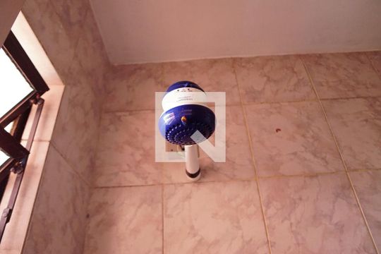 Banheiro de casa para alugar com 1 quarto, 32m² em Lauzane Paulista, São Paulo