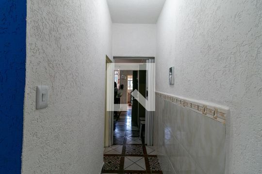 Corredor de casa para alugar com 3 quartos, 180m² em Parque Boturussu, São Paulo