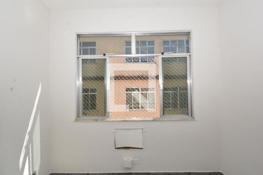 Sala de apartamento à venda com 2 quartos, 60m² em Vila da Penha, Rio de Janeiro