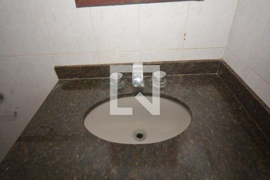 Banheiro de apartamento à venda com 2 quartos, 60m² em Vila da Penha, Rio de Janeiro