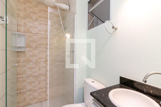 Banheiro de apartamento para alugar com 2 quartos, 37m² em Parada Inglesa, São Paulo