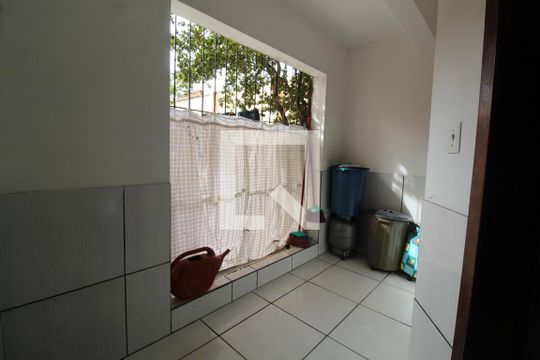 Varanda de casa à venda com 6 quartos, 364m² em Estância Velha, Canoas