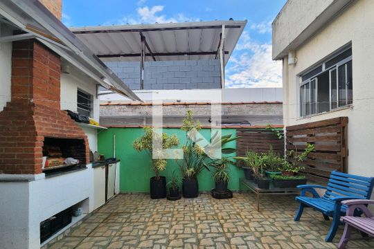Quintal de casa à venda com 2 quartos, 110m² em Osvaldo Cruz, São Caetano do Sul