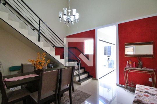 Sala de jantar de casa à venda com 4 quartos, 237m² em Vila Manoel Ferreira, Campinas