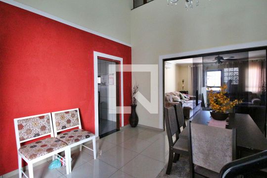 Sala de jantar de casa à venda com 4 quartos, 237m² em Vila Manoel Ferreira, Campinas