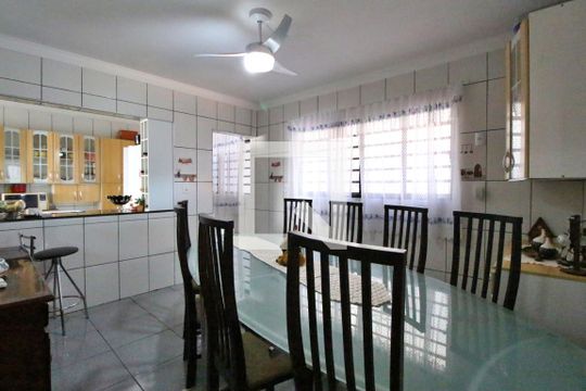 Copa de casa à venda com 4 quartos, 237m² em Vila Manoel Ferreira, Campinas