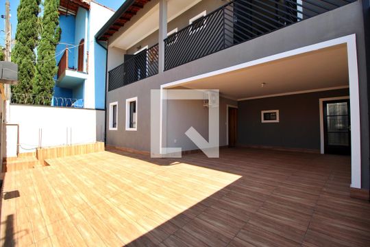 Garagem de casa à venda com 4 quartos, 237m² em Vila Manoel Ferreira, Campinas