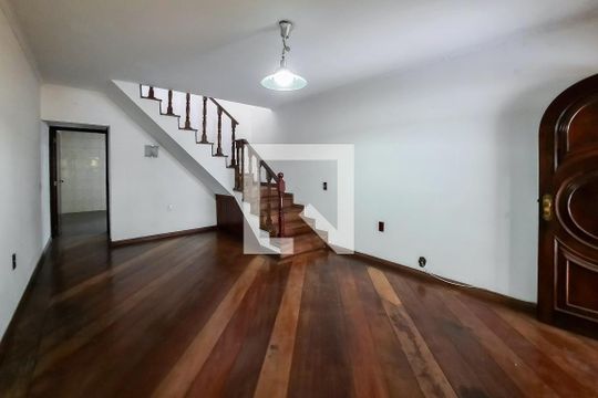 Casa à venda com 3 quartos, 350m² em Demarchi, São Bernardo do Campo