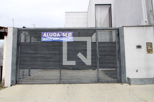 Fachada de casa para alugar com 3 quartos, 170m² em Jardim Santa Catarina, Sorocaba