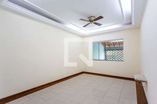 Sala de casa à venda com 3 quartos, 150m² em Vila São Silvestre, São Paulo