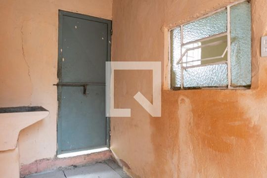 Área de serviço de casa para alugar com 1 quarto, 80m² em Parque São Domingos, São Paulo