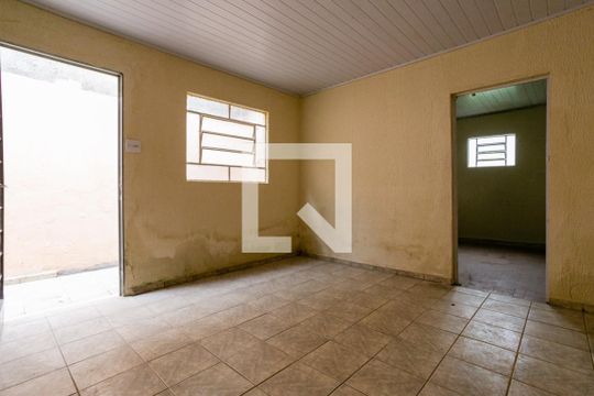 Sala de casa para alugar com 1 quarto, 80m² em Parque São Domingos, São Paulo