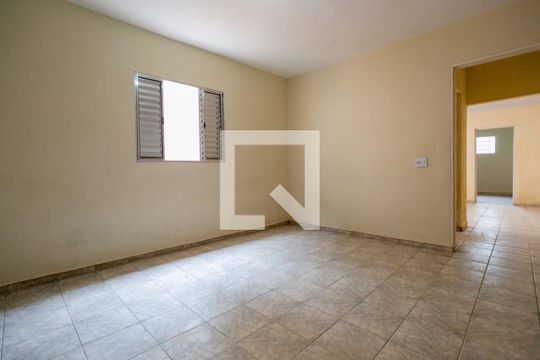 Quarto de casa para alugar com 1 quarto, 80m² em Parque São Domingos, São Paulo