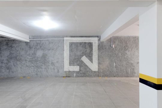 Garagem de apartamento para alugar com 2 quartos, 67m² em Barreiros, São José