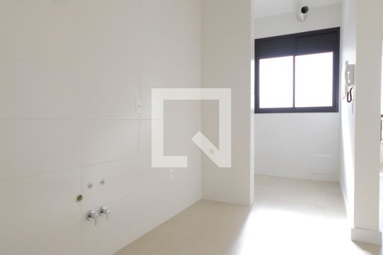 Cozinha de apartamento para alugar com 2 quartos, 67m² em Barreiros, São José