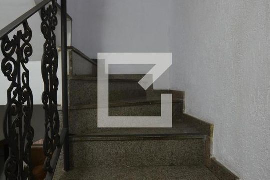 Escada de apartamento à venda com 2 quartos, 100m² em Cordovil, Rio de Janeiro