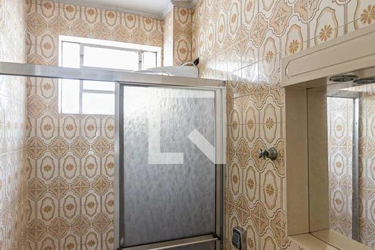 Banheiro de apartamento à venda com 3 quartos, 120m² em Santana, Porto Alegre