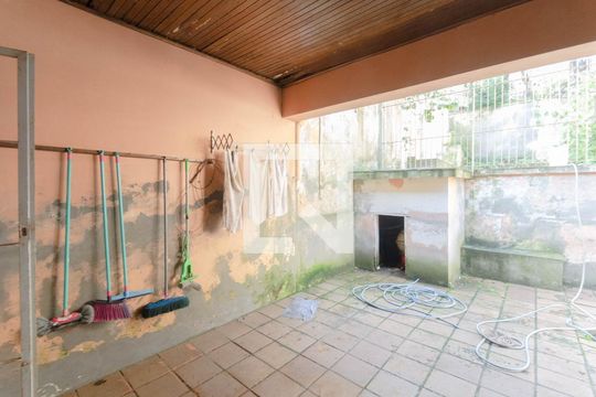 Área Serviço de casa à venda com 4 quartos, 356m² em Nonoai, Porto Alegre