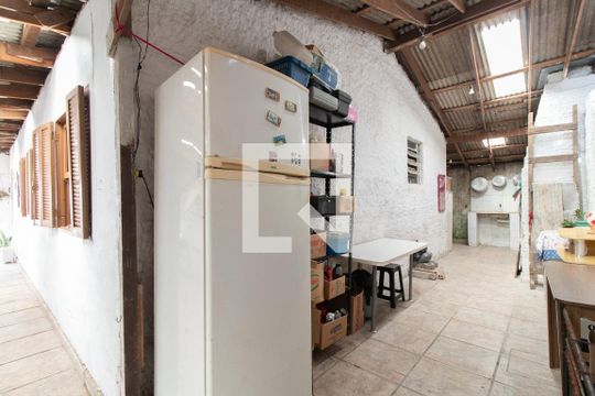 Área Externa de casa à venda com 3 quartos, 240m² em Vila Nova, Porto Alegre