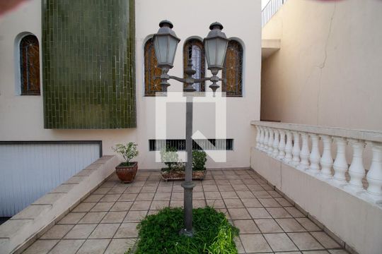 Entrada de casa à venda com 5 quartos, 301m² em Vila Darli, São Paulo