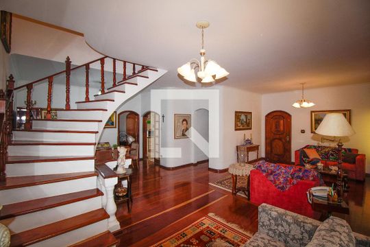 Casa à venda com 5 quartos, 301m² em Vila Darli, São Paulo