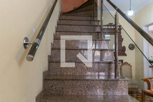 Escadas de casa à venda com 3 quartos, 230m² em Lauzane Paulista, São Paulo