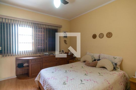 Suíte  de casa à venda com 3 quartos, 230m² em Lauzane Paulista, São Paulo