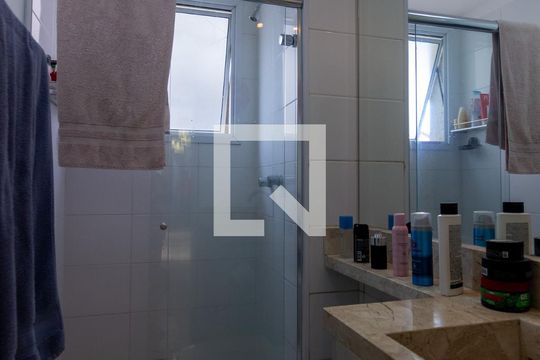 Banheiro de apartamento à venda com 2 quartos, 54m² em Jardim Amazonas, Campinas