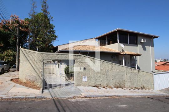 Fachada da casa de casa à venda com 4 quartos, 145m² em Jardim Guarani, Campinas