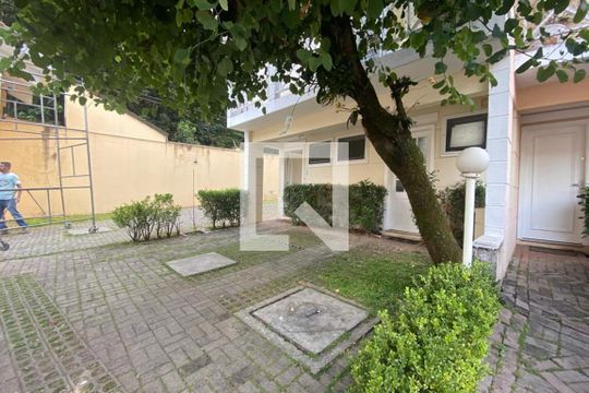 Garagem de casa para alugar com 4 quartos, 153m² em Jardim Ampliação, São Paulo