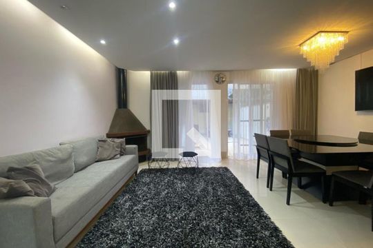 Casa para alugar com 4 quartos, 153m² em Jardim Ampliação, São Paulo