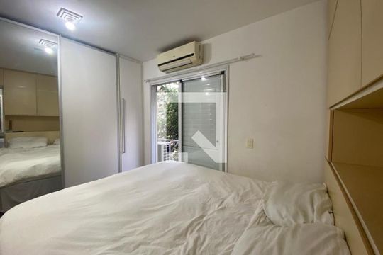 Suíte 1 de casa para alugar com 4 quartos, 153m² em Jardim Ampliação, São Paulo