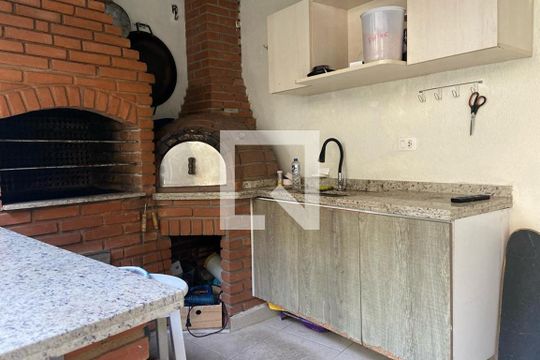Churrasqueira de casa para alugar com 4 quartos, 153m² em Jardim Ampliação, São Paulo