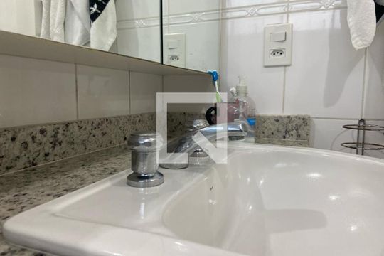 Banheiro - Torneira de casa para alugar com 4 quartos, 153m² em Jardim Ampliação, São Paulo