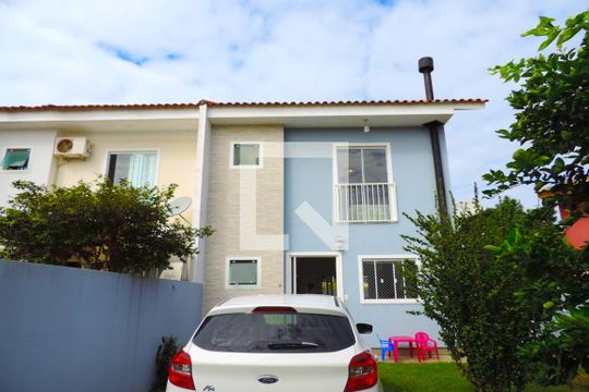 Fachada de casa para alugar com 2 quartos, 88m² em Campeche, Florianópolis