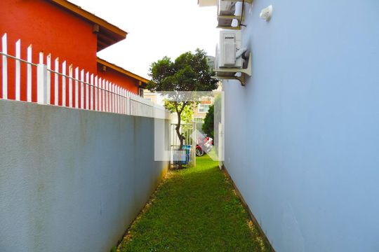 Jardim de casa para alugar com 2 quartos, 88m² em Campeche, Florianópolis