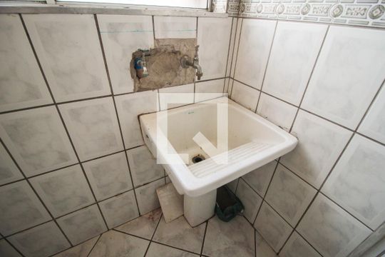 Área de Serviço de apartamento para alugar com 2 quartos, 74m² em Vila Rosaria, São Paulo