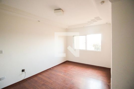 Sala de apartamento para alugar com 2 quartos, 74m² em Vila Rosaria, São Paulo