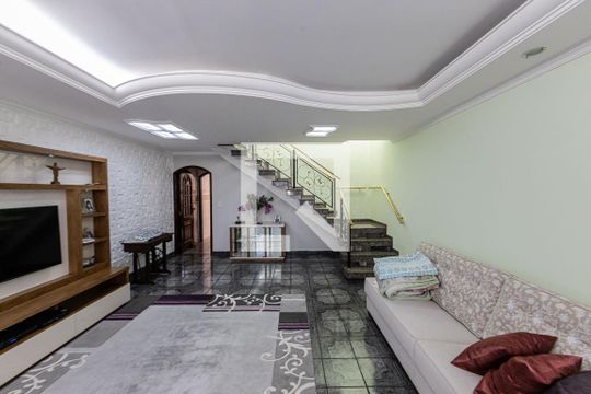 Casa à venda com 3 quartos, 180m² em Vila Carrao, São Paulo