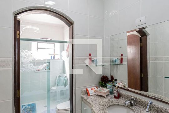 Banheiro Social de casa à venda com 3 quartos, 180m² em Vila Carrao, São Paulo