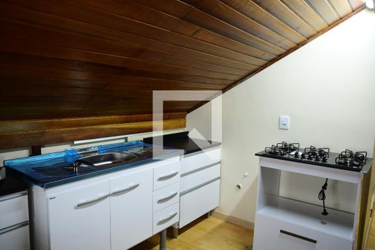 Quarto/Cozinha de casa para alugar com 1 quarto, 40m² em Granja Viana, Cotia