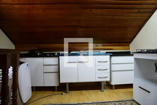 Quarto/Cozinha de casa para alugar com 1 quarto, 40m² em Granja Viana, Cotia