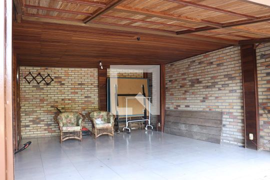 Garagem de casa à venda com 2 quartos, 1400m² em Rondônia, Novo Hamburgo