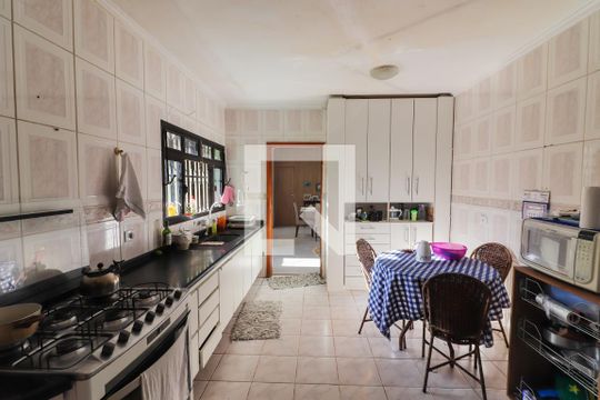 Cozinha de casa à venda com 5 quartos, 230m² em Jardim Ester, São Paulo