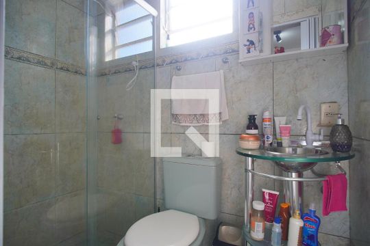 Banheiro de apartamento à venda com 2 quartos, 53m² em Rondônia, Novo Hamburgo