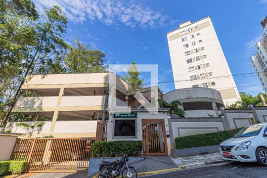 Fachada de apartamento à venda com 2 quartos, 47m² em Parque São Vicente, Mauá